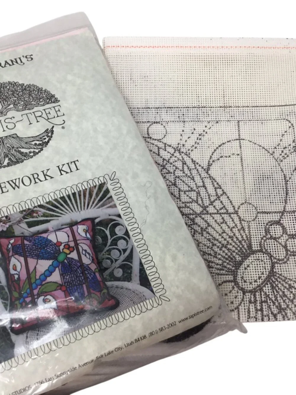 Tapis Tree Needlepoint Kit Dragonfly Stained Glass Look Carolyn Barrani N143P